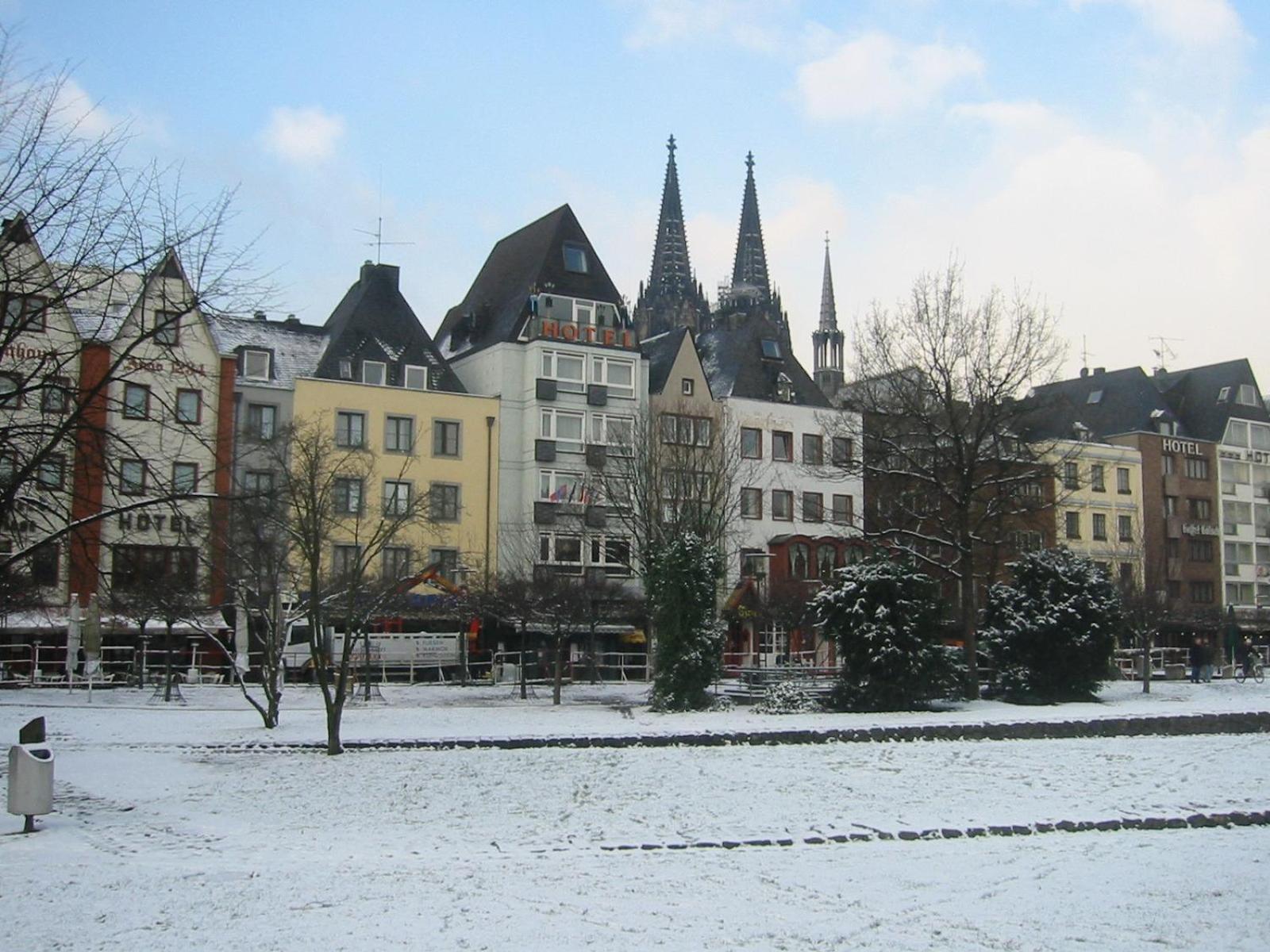Hotel Roemerhafen Köln Exteriör bild
